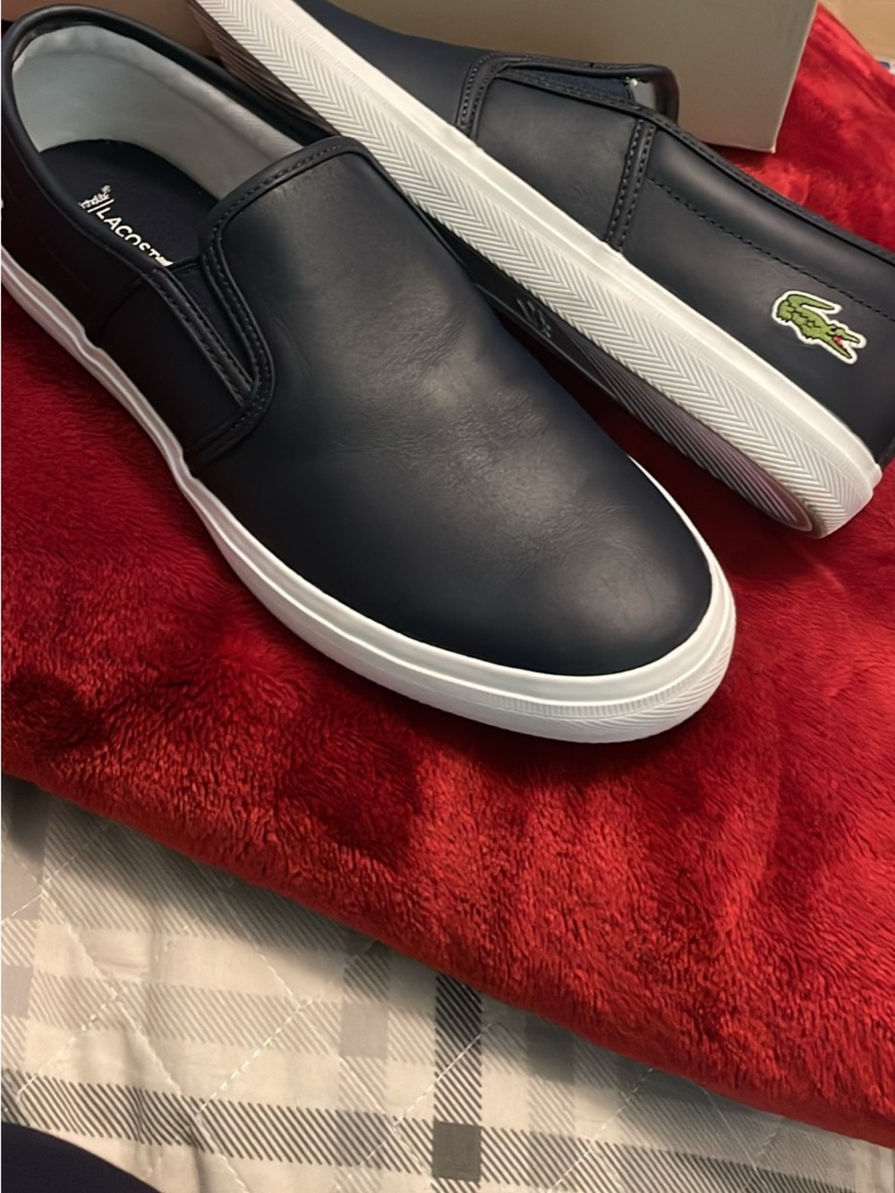 Lacoste Men’s Navy Slip-On Casual Sneakers Size 8M Retail $139 Worn Once